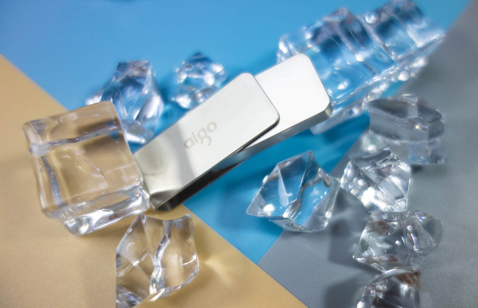 爱国者aigo U盘U330：联合发布40nm“中国芯”存储