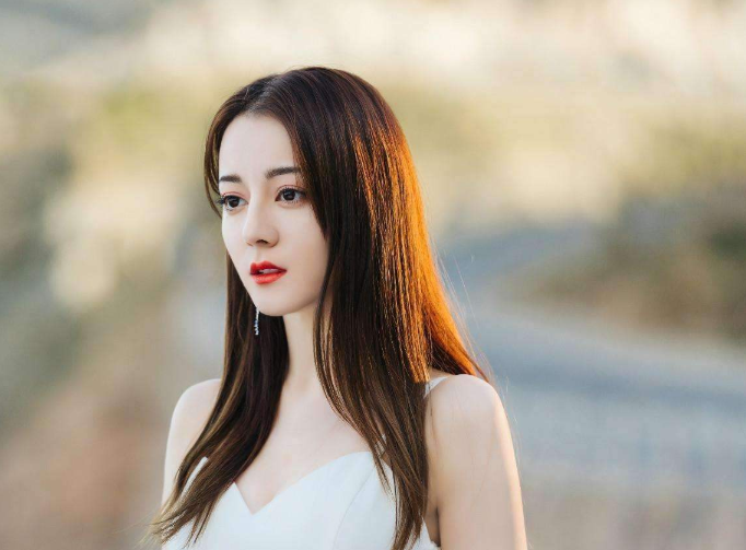 迪丽热巴再度选角成功，刻画御姐女主彰显强大