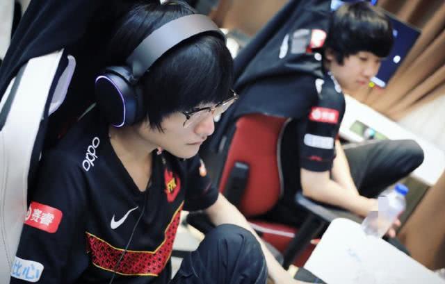 ESPN最新LOL選手排行：Uzi是歷史第二AD，TheShy被他小壓一頭