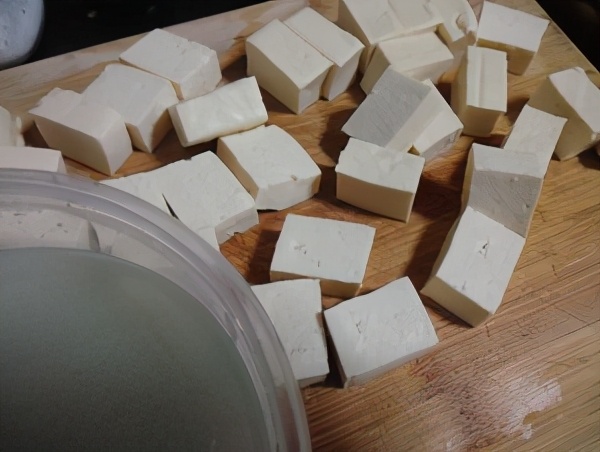 Teach you to make stinky tofu at home, which is cleaner than the ones sold outside!  Smelly and fragrant, simple