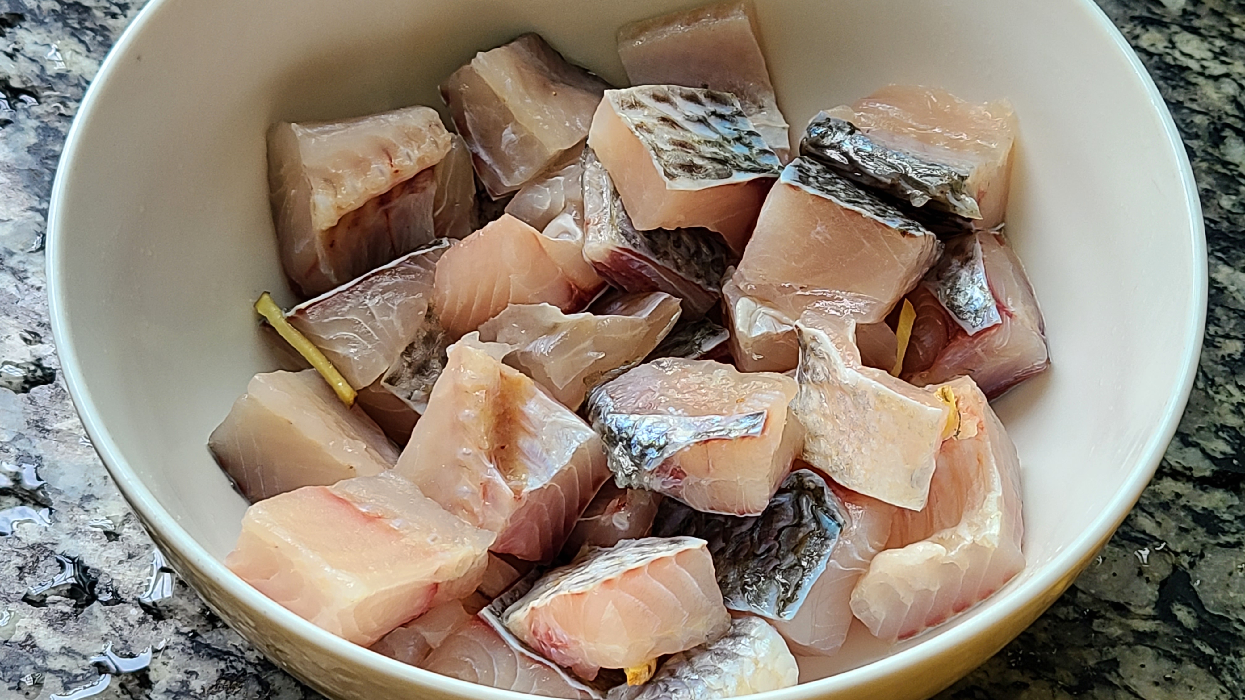 家常版的糖醋鱼块，酸甜开胃又好吃，这一道家常菜，全家都喜欢