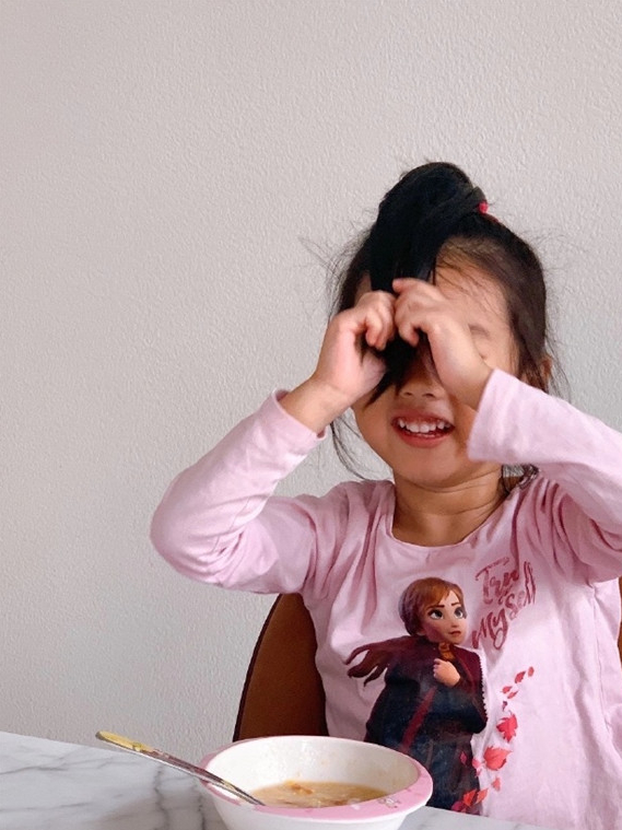 陈赫首晒大女儿正面照！长相精致五官甜美范十