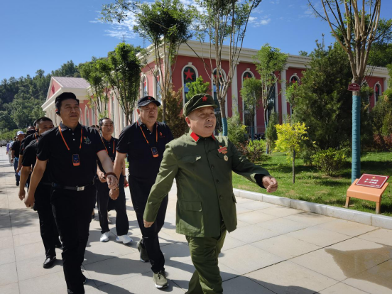 河南郑州：追寻延安精神 汲取精神力量