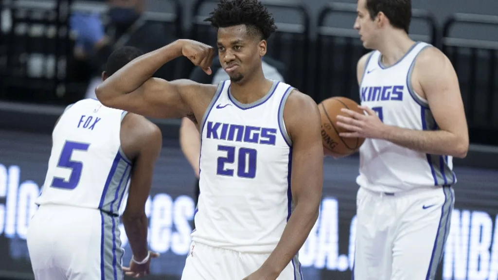 第二天NBA自由球员交易评分：库里值得2.15亿合同 湖人成最大赢家