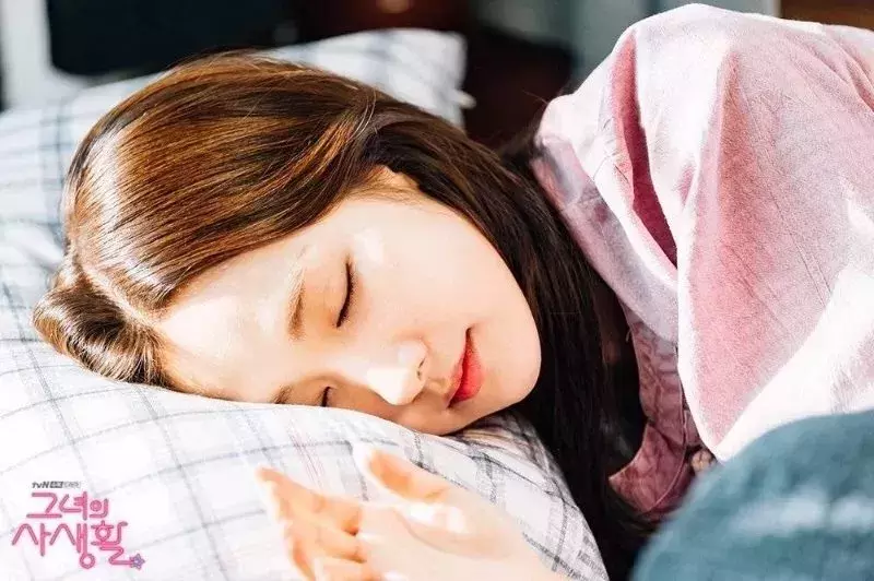 北师大精致妹子以宿舍为单位cos电影海报,可以集体出道了