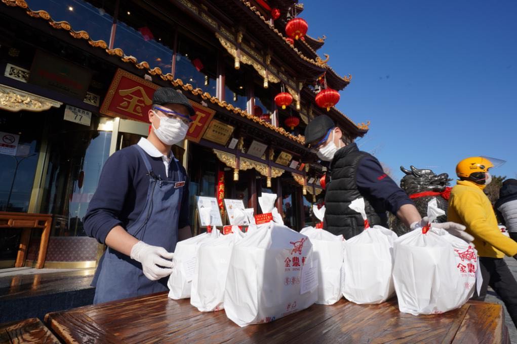 都说疫情冲击大，为何这些外卖商家营业额反而