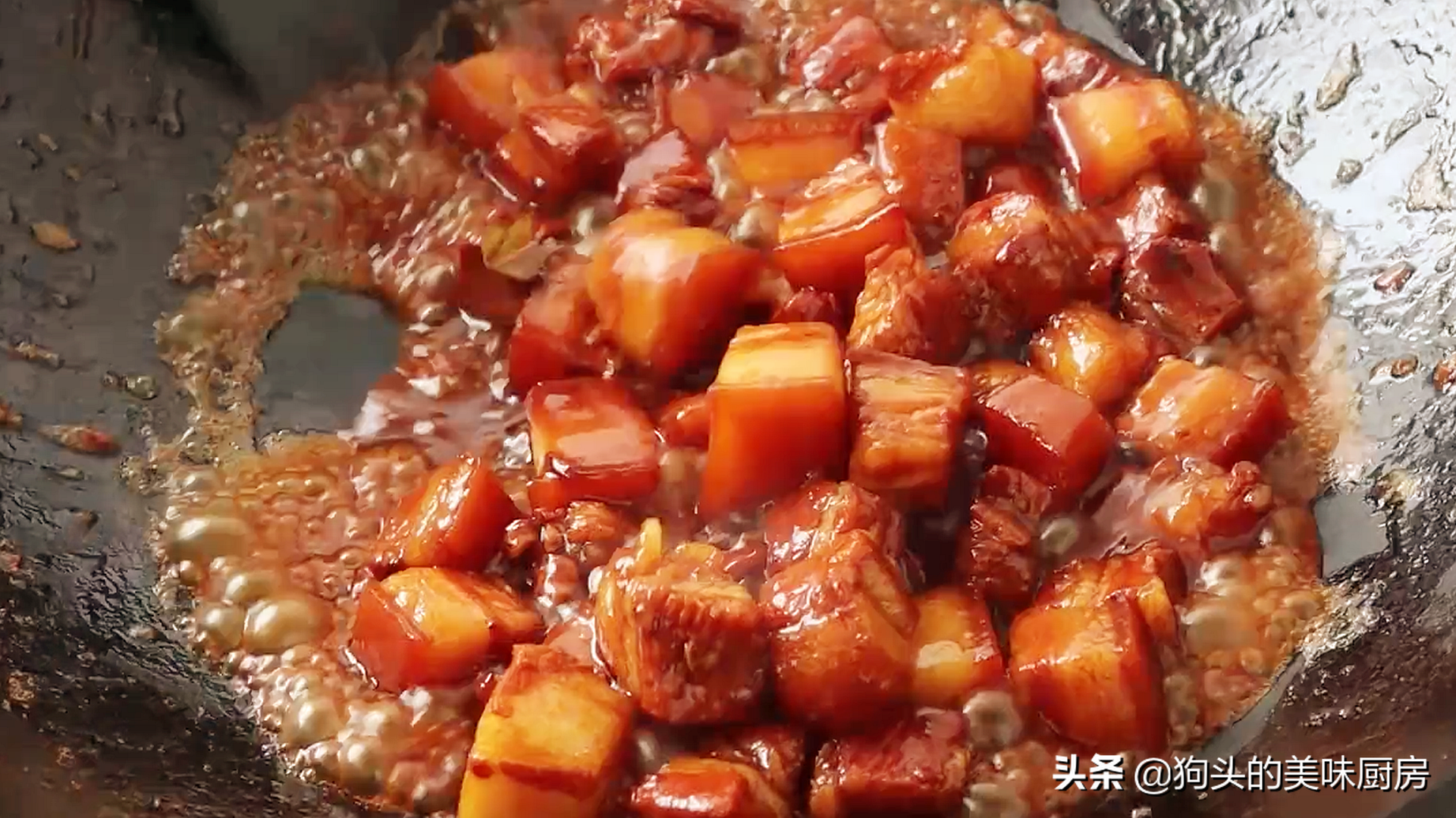 做紅燒肉時，掌握這些小技巧，紅燒肉不腥不柴，軟爛入味口感好