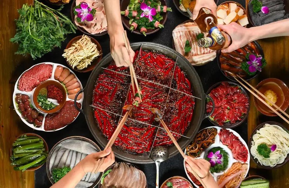 重庆：山城，雾都，四大火炉，火锅之都，带你走进江湖之地