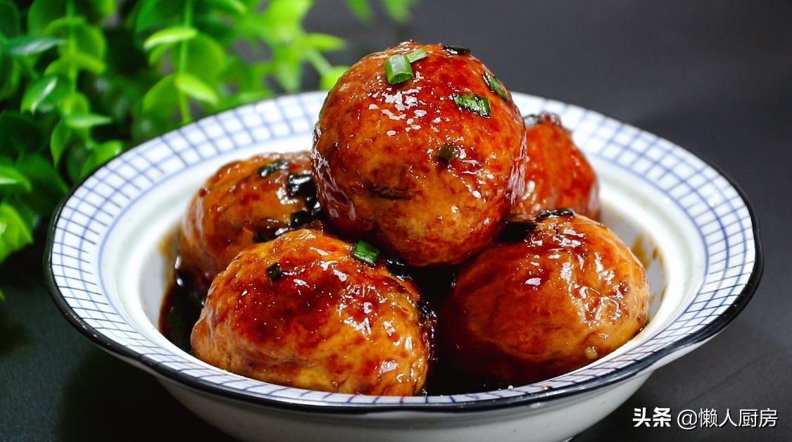 過年吃點不一樣的，用可樂雞翅的做法做雞蛋，酥酥的表皮，超好吃