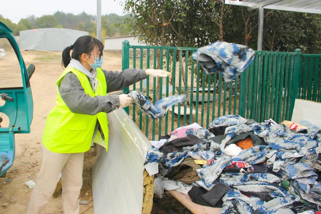 浙动保金华中心“关爱动物，温暖宠心”活动圆满结束