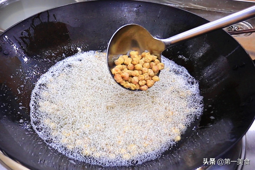 图片[7]-老式花生米做法步骤图 年夜饭吃着香-起舞食谱网