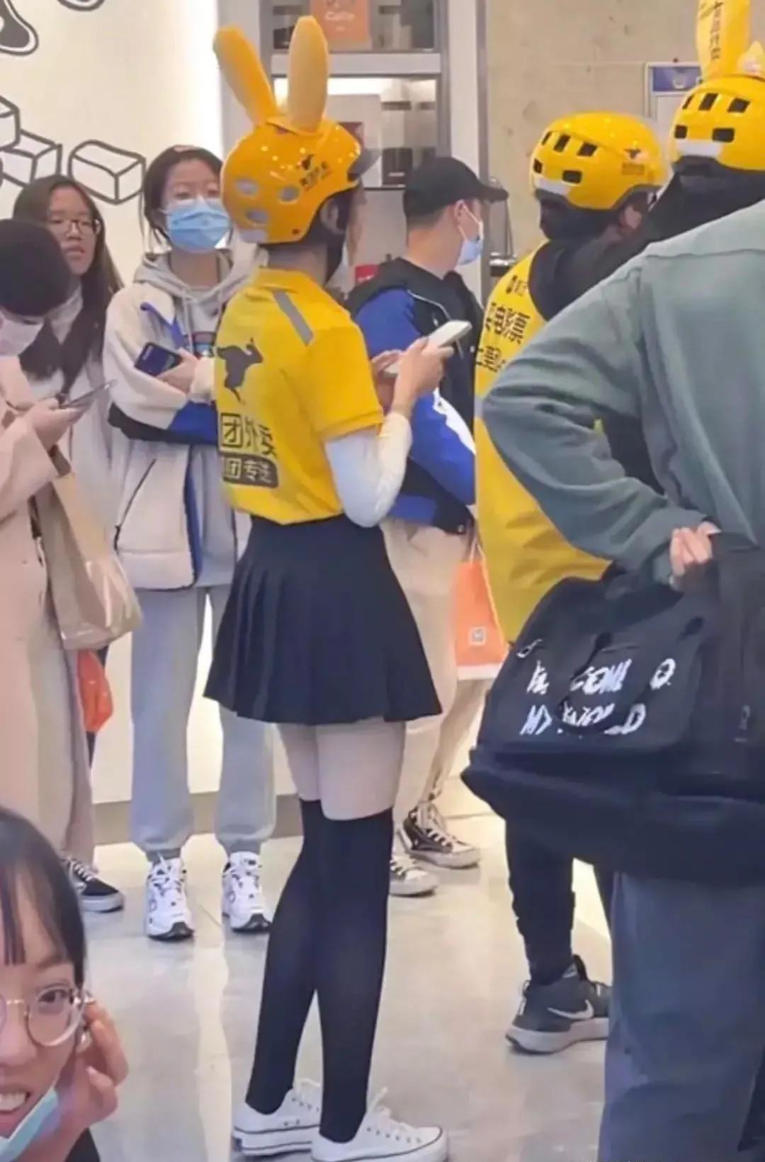 同是送外卖，日本外卖小哥为何赚得多待遇也好？