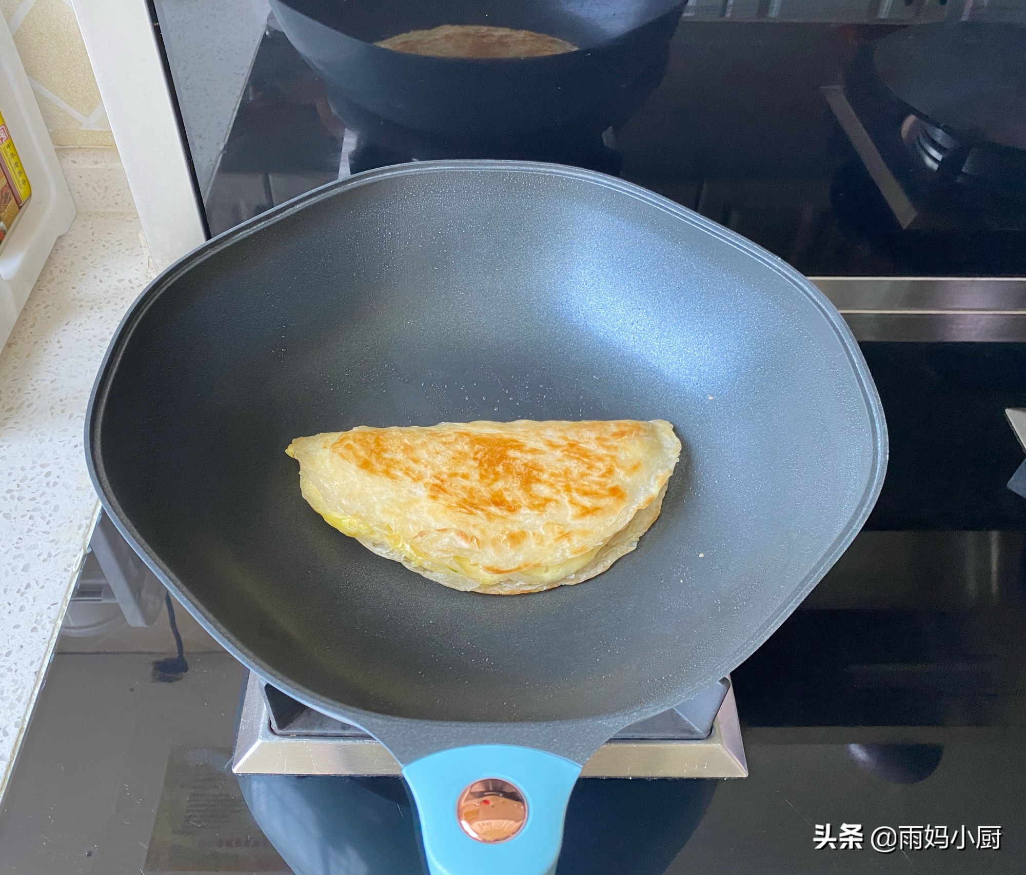 5分钟快手早餐，火腿鸡蛋手抓饼，做法简单香酥美味，越吃越香