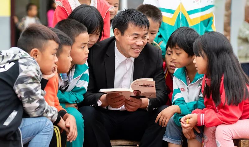 尊师敬教，习近平这样礼赞“好老师”