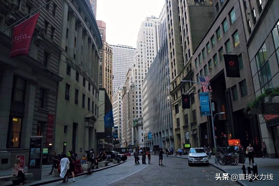 拜登宣言任内“不允许中国超过美国”，英国拍