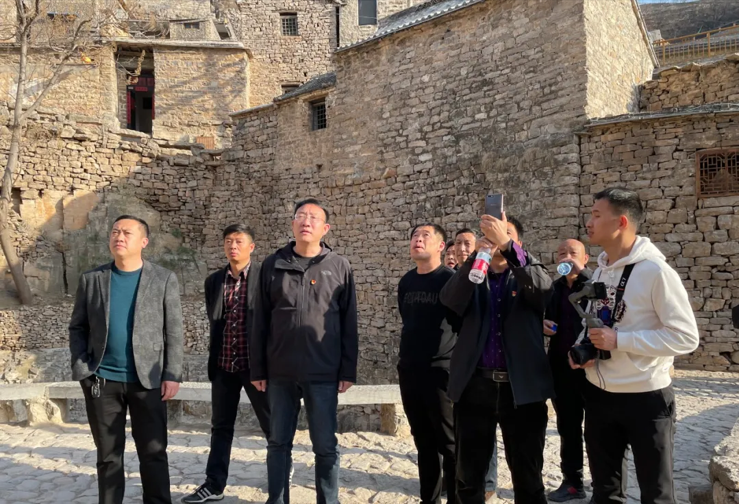 更乐镇大洼村火了！外地考察团到大洼考察乡村旅游！未来更加繁荣