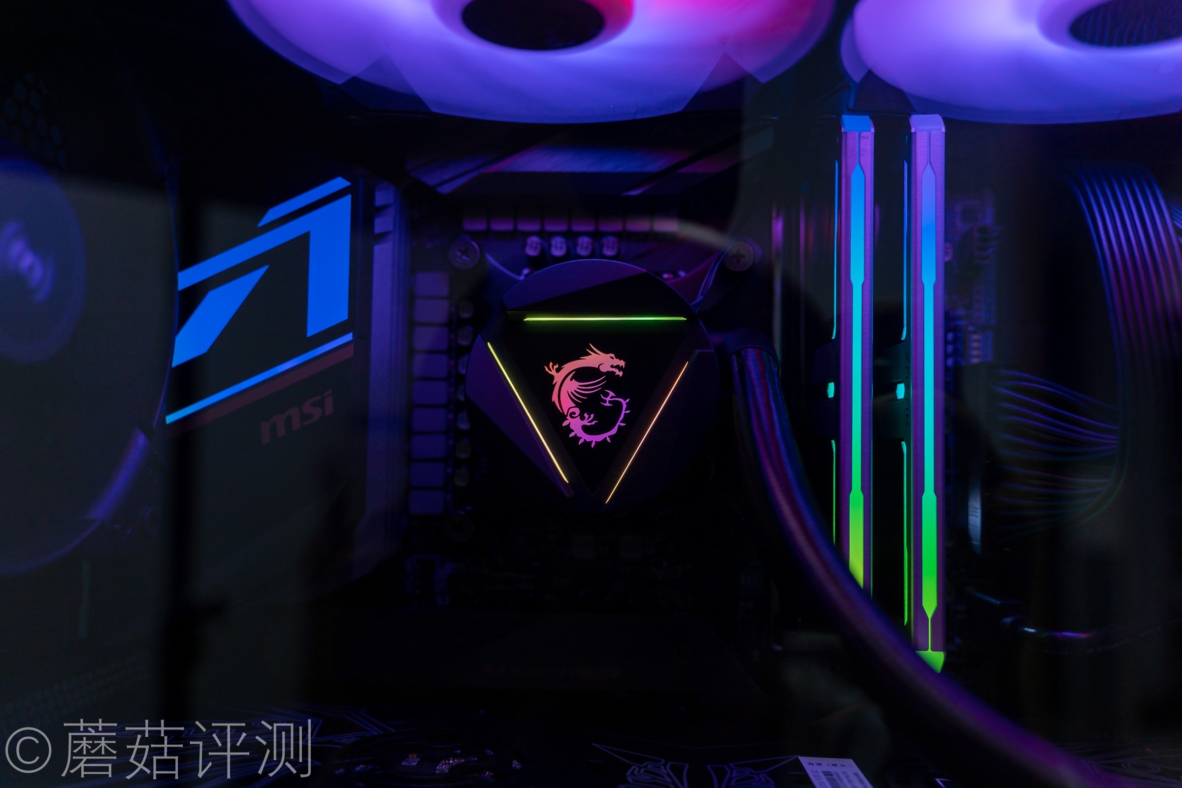 原来整机还可以这样装！微星MAG幻彩佩龙斧I9 10900K主机 拆解评测