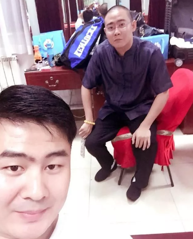 岳云鹏外甥官宣结婚！晒婚纱照被赞有夫妻相，德云社师兄弟齐祝福