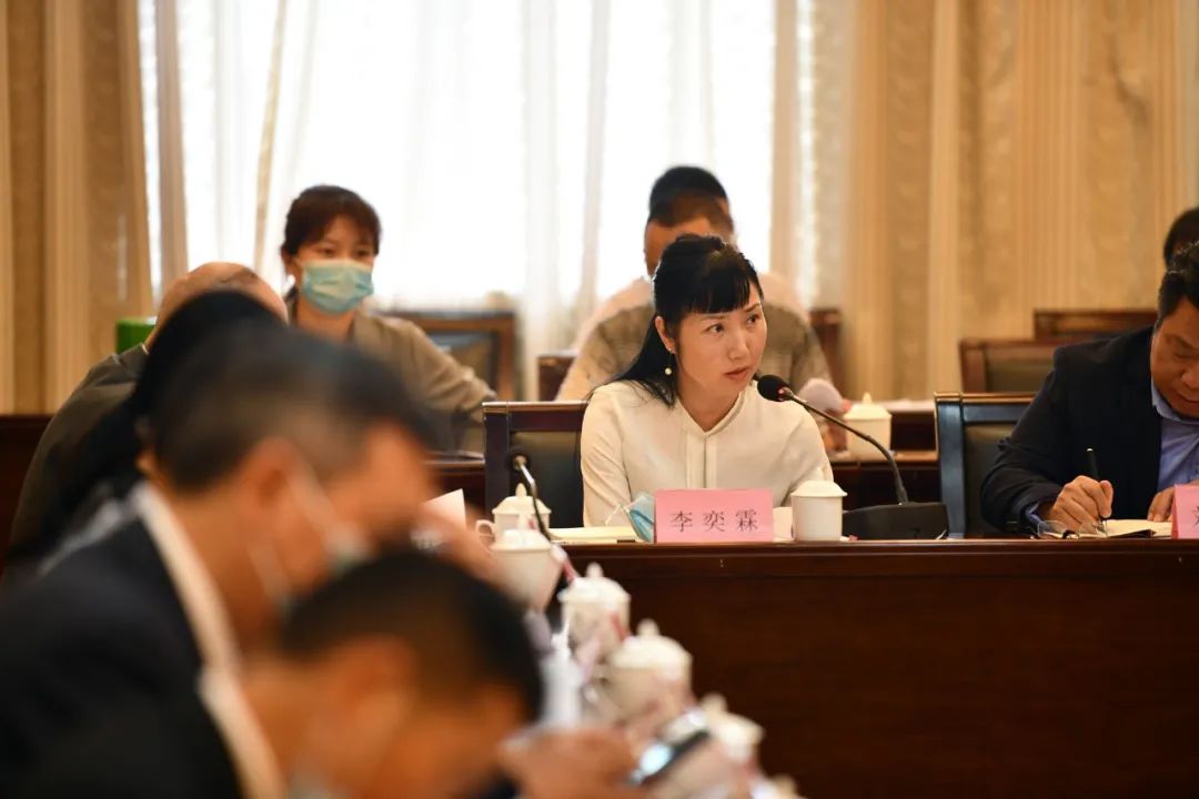 市五届人大常委会举行第四十四次会议《怀化市机动车停车条例（草案）》进入二审阶段