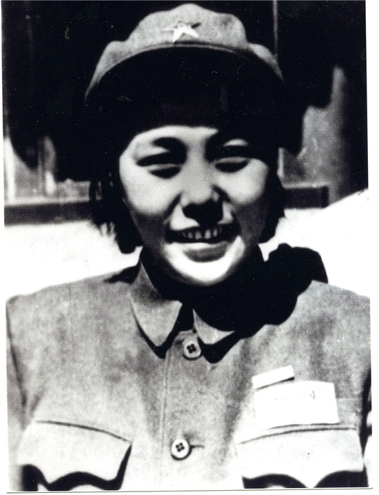萧克之妻蹇先佛：18岁参军，长征路上生孩子，今