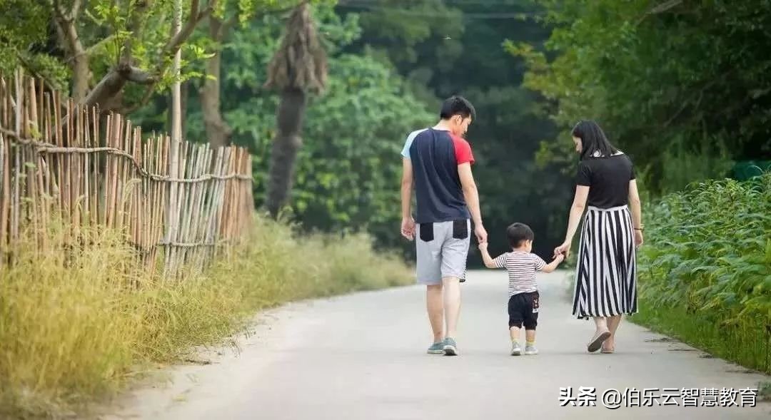 孩子最大的不幸，是需要去讨好自己的父母