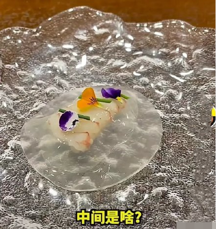 佟麗婭被俞灝明深夜豪華投喂，單份套餐2千元，1頓夜宵花費過萬