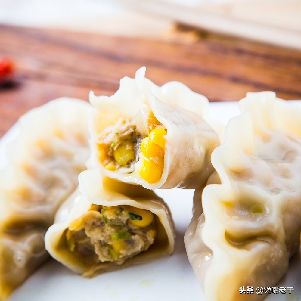 拌饺子馅时，先放油还是盐？一步错步步错，难怪饺子不鲜又难吃