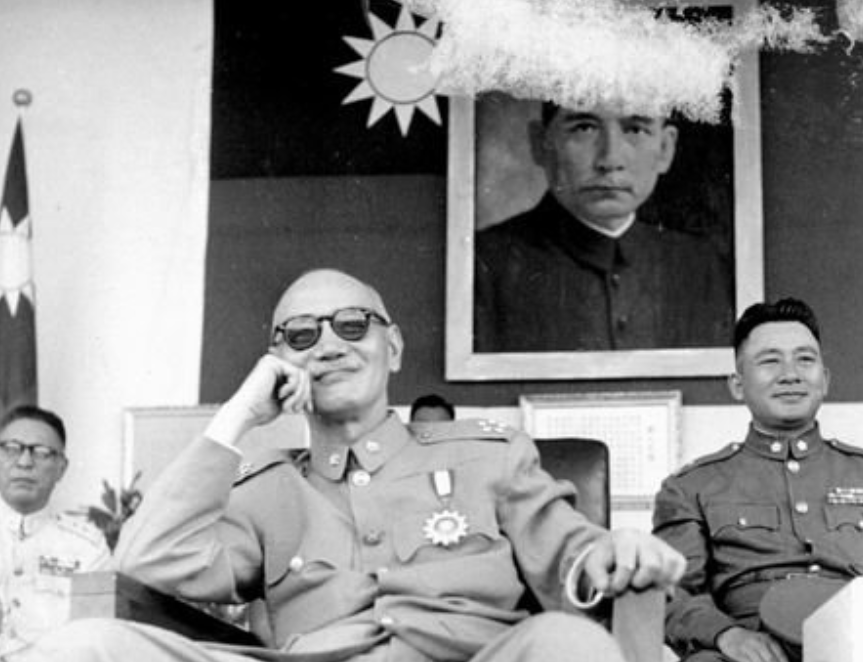 蒋介石让陈布雷也写《沁园春·雪》，想把毛泽东压下去，结局如何