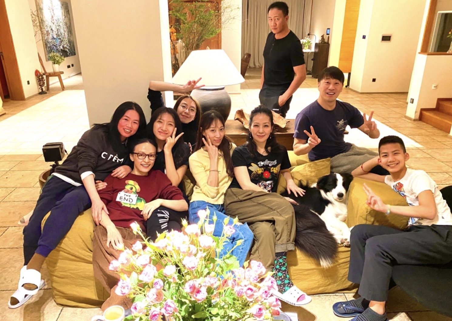 胡軍兒子康康12歲生日，身高赶超媽媽氣質像爸爸，學習成績優異