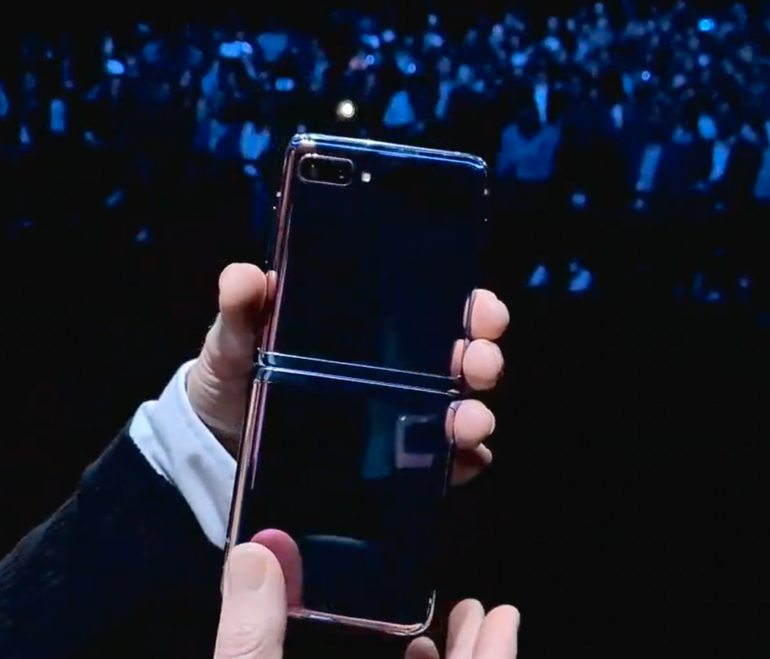三星新一代旗舰 Galaxy S20 正式登场！折叠新机「Z Flip」也亮相