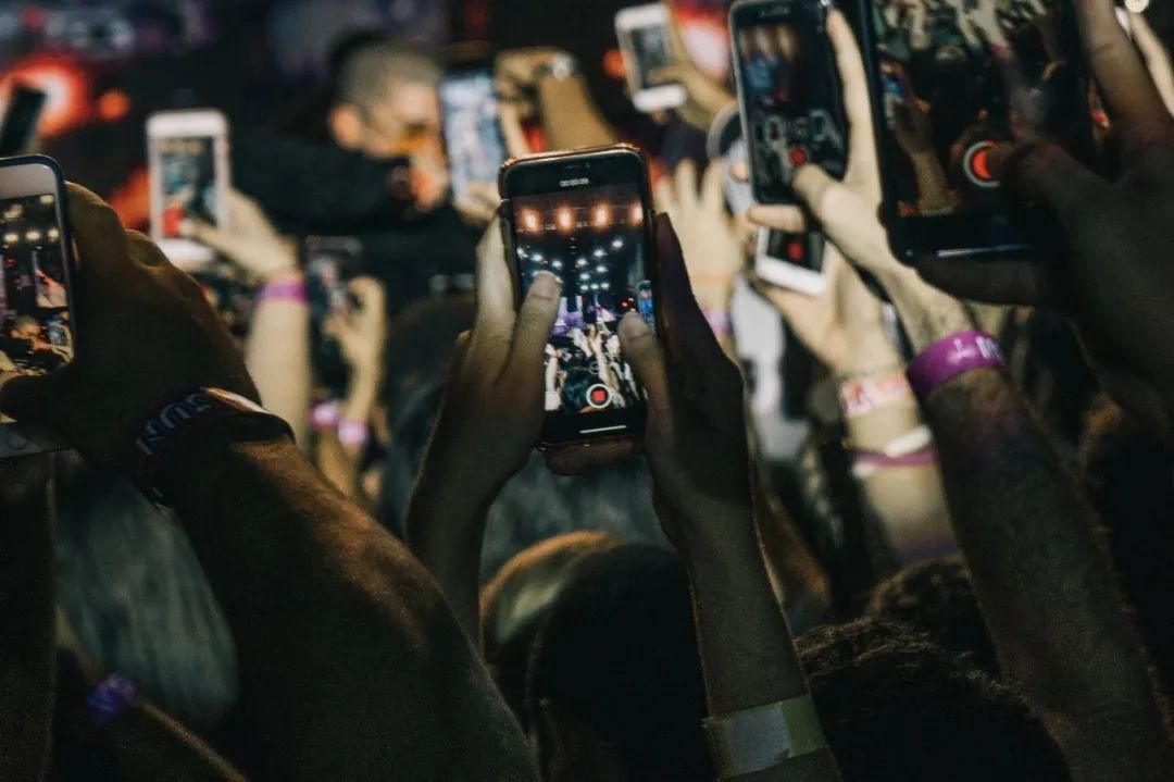 现在的品牌营销，有钱不如有故事