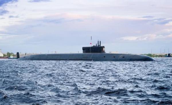终于交付！俄军最强战略核潜艇服役，龟背消失，威力巨大