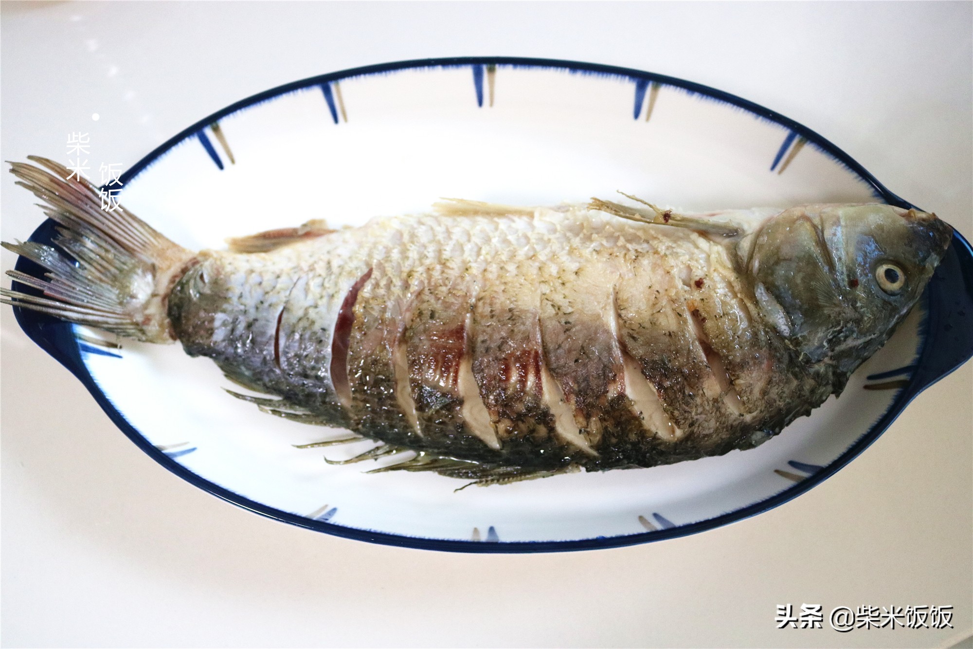 鲤鱼这样做，鱼肉咸鲜入味，一点也不腥，好吃得连汤也不剩