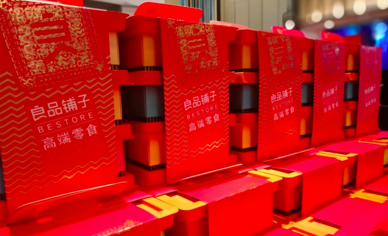 中国零食大王杨红春：弃30万年薪，卖房开小店，一年卖78亿零食