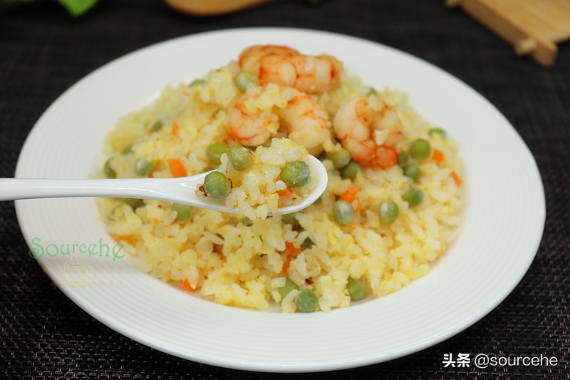 自从学会这种炒饭，再也没有吃过蛋炒饭了，粒粒分明奶香十足