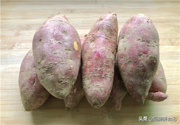 蒸紅薯時，直接上鍋就錯了，多加2個技巧，紅薯香甜又細膩，好吃