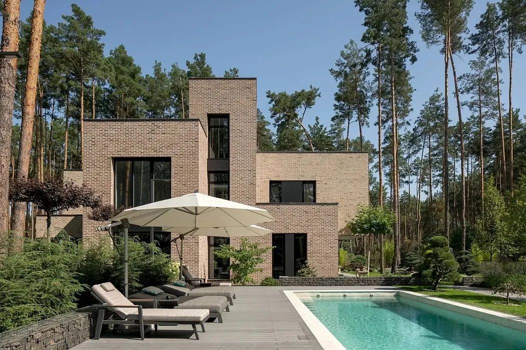 挥金如土的有钱人，喜欢在家玩什么？