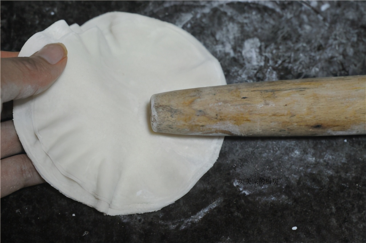做烧卖时，只懂炒糯米饭可不行，多加1样食材，起沙味香浓