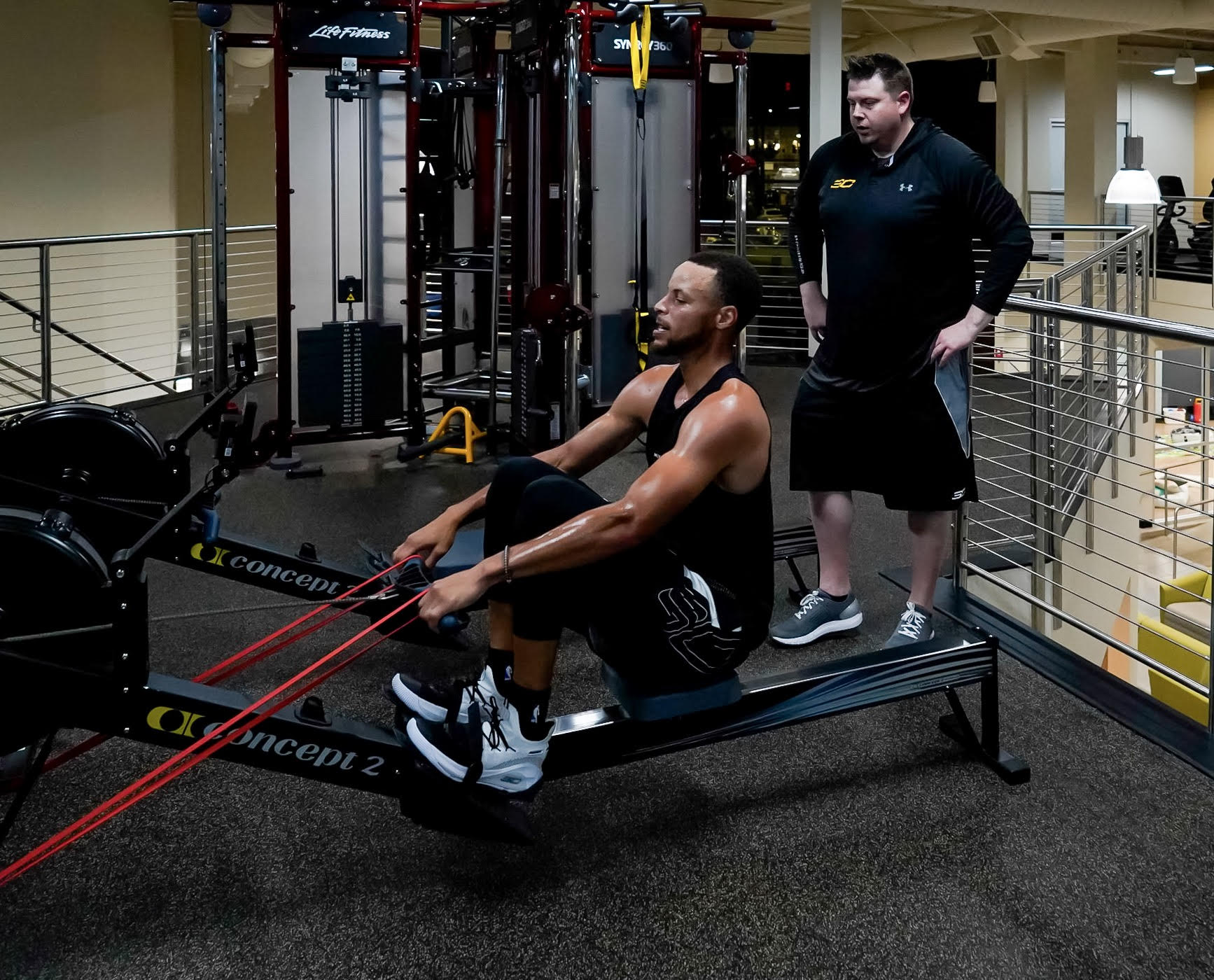 庫里瘋狂訓練曝光！訓練師揭秘提高難度，浪花兄弟下賽季再衝冠？