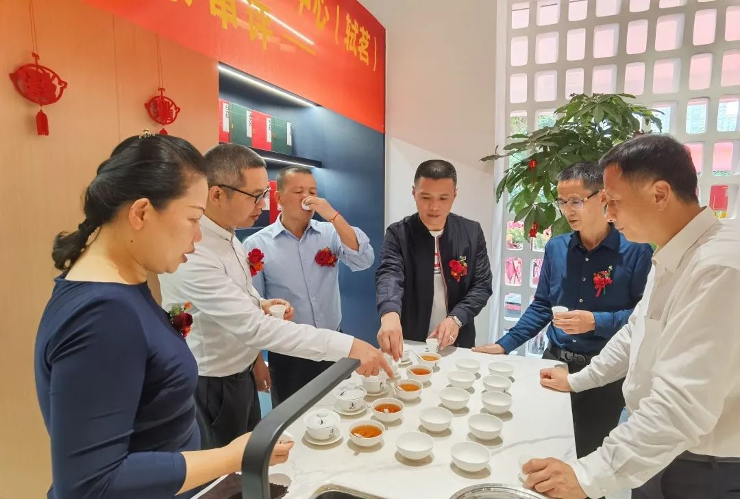 首个"福建茶产业品牌与文化推广中心"在福州成立