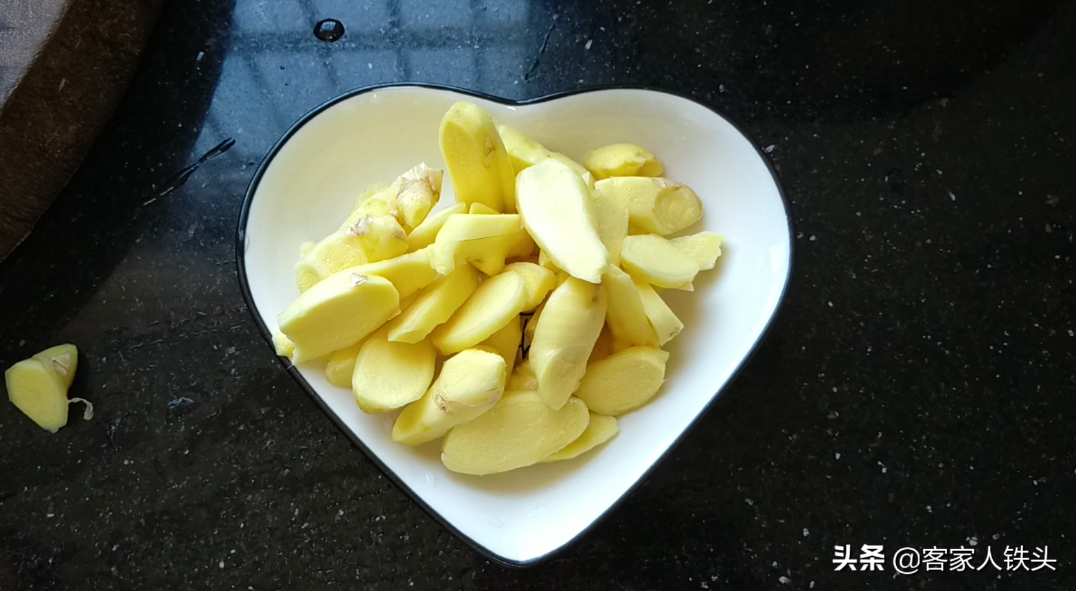 蘿蔔煲好吃有訣竅，加2斤牛腩燉一鍋，4個蘿蔔不夠吃，鮮香過癮