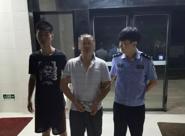 出租车司机夜半被残忍杀害，车上乘客疑似真凶！警方不懈追查27年成功告破陈年大案