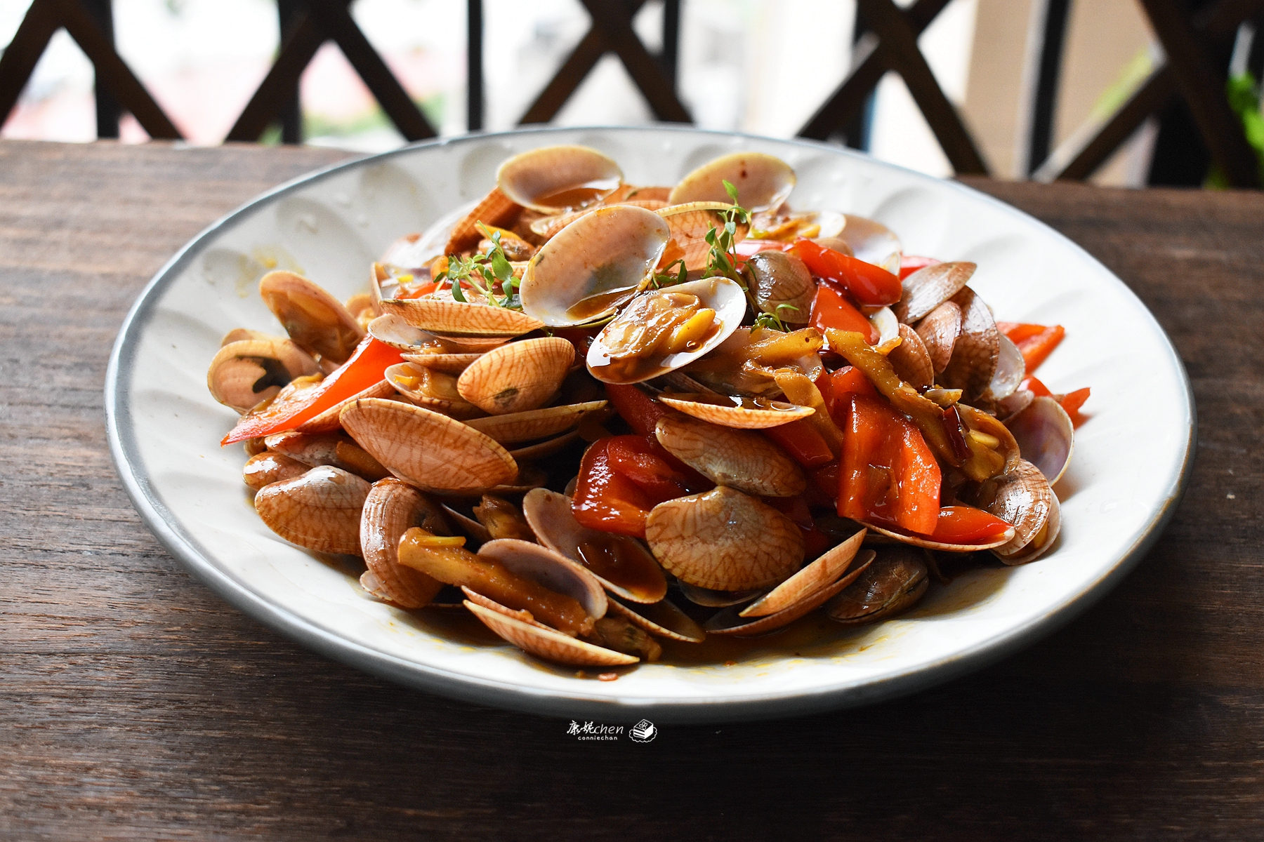 夏天吃它最鲜美，很多人第一步就做错了，这样简单炒一炒好吃营养