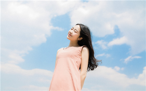 表达姐妹感情好的句子 姐妹情深的朋友圈怎么发图片