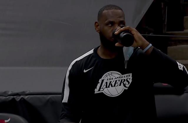 NBA拿到20000分所用场次最少的十个球员，现役2人