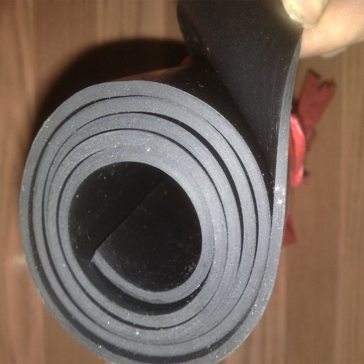 你知道橡膠板的原材料和它 的用途嗎？