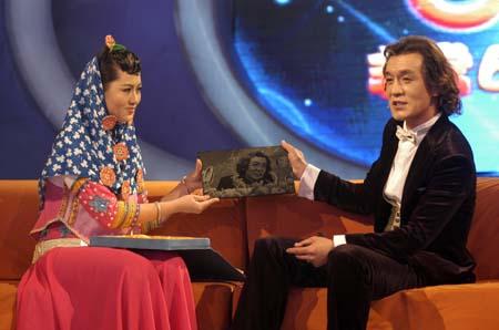 2018年，李咏留下遗言：别把我的遗体运回国！冯