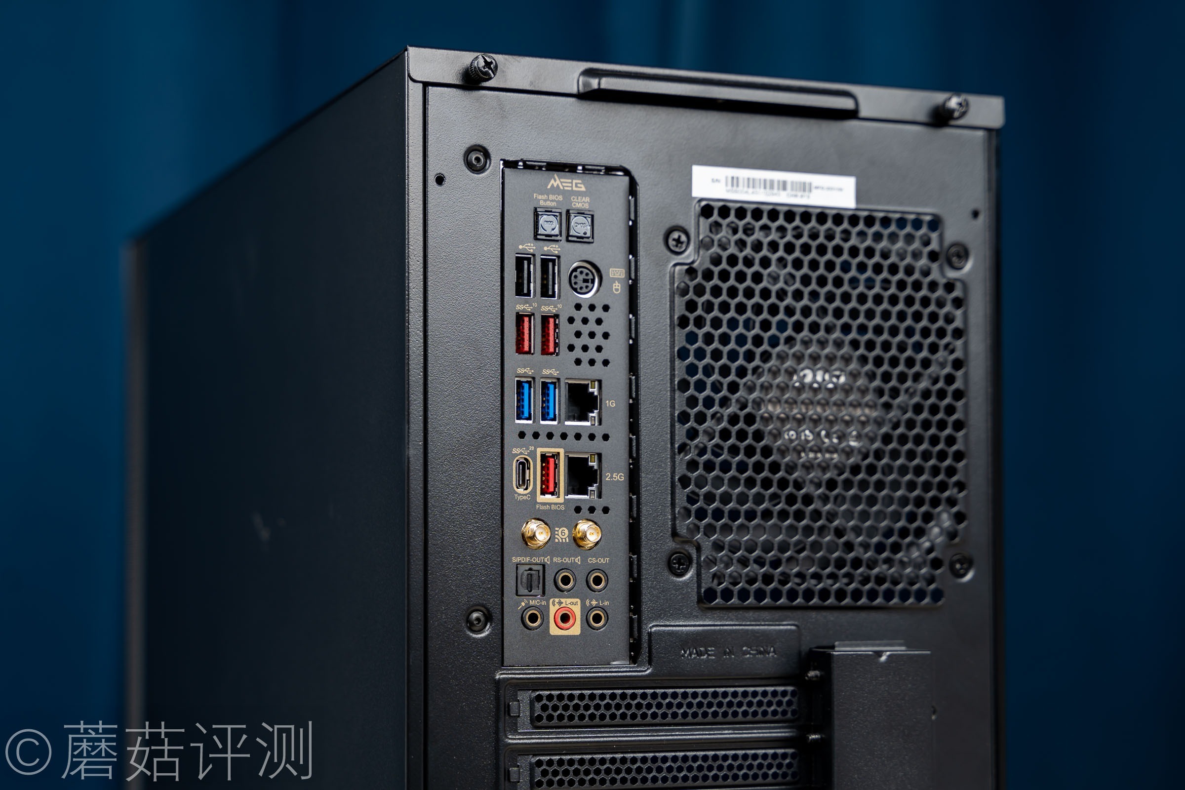 原来整机还可以这样装！微星MAG幻彩佩龙斧I9 10900K主机 拆解评测