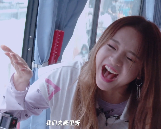 《创3》学员外出表演，黄子韬、鹿晗当“老爸”