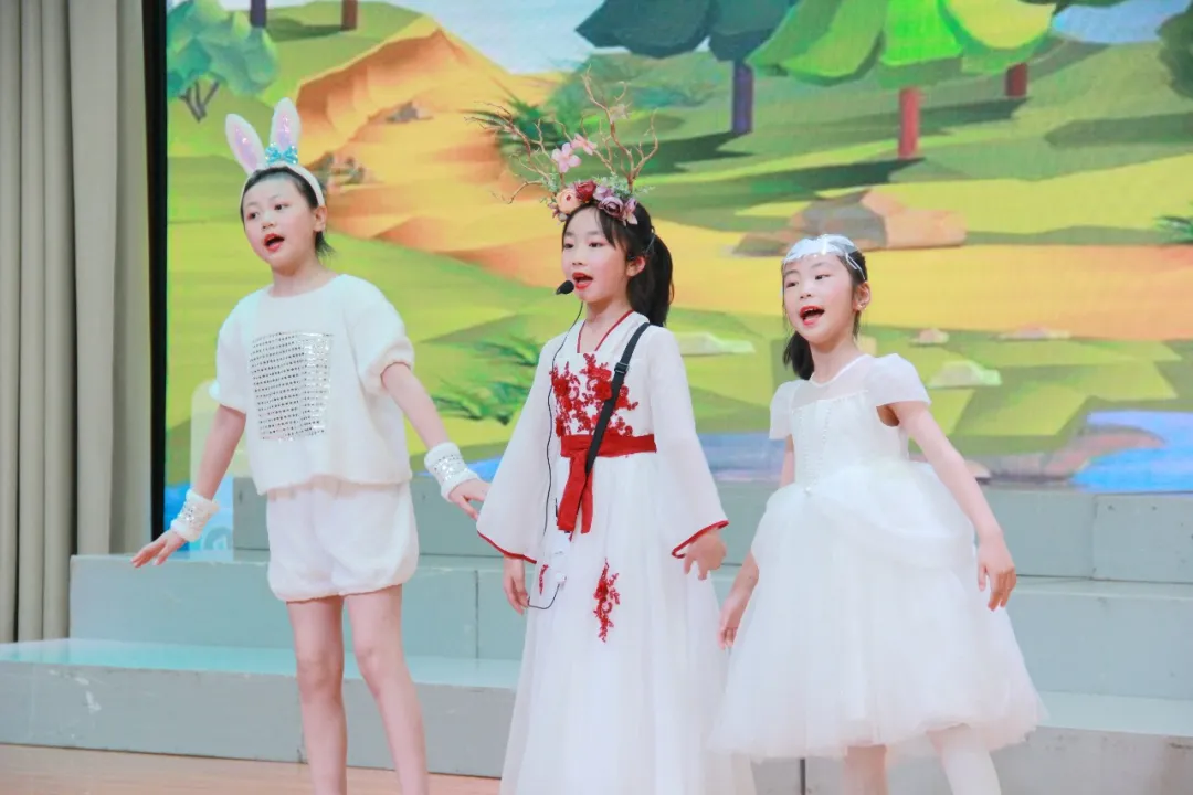 成都市双流区棠湖小学——阅读活动｜童话里绽放 阅读中成长